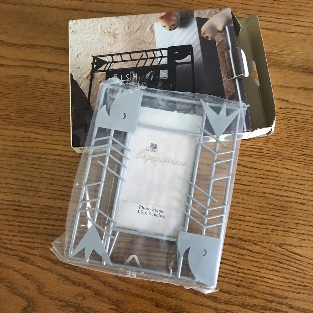 Silver Fish Theme Picture Frame - Picture 3 of 4